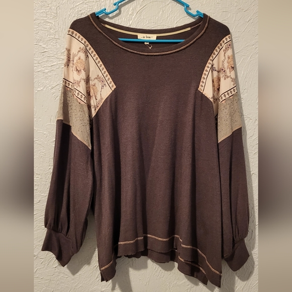 Balloon Sleeve Shirt with Shoulder Detail - Picture 1 of 6